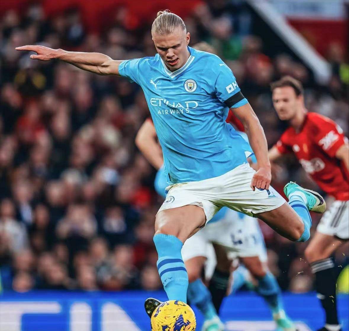 马特乌斯:梅西不配获得第八座金球奖,他的全面表现超越梅西_哈兰德