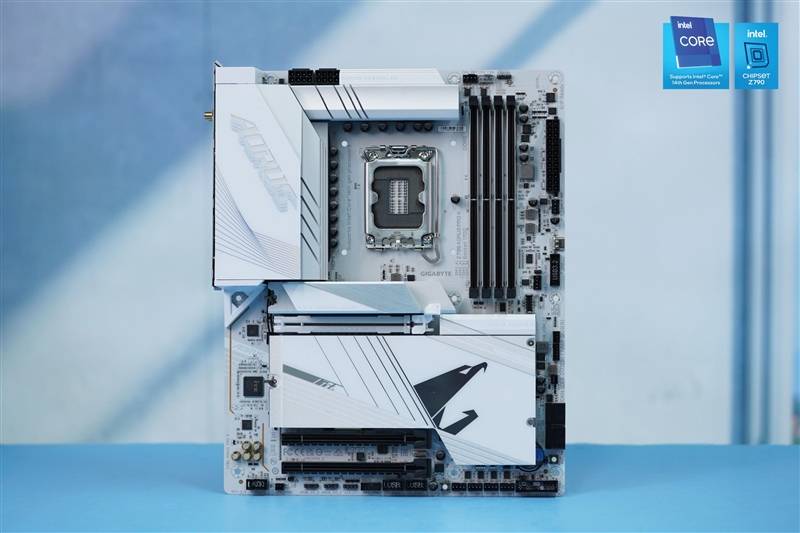 颜值性能兼修！技嘉冰雕X Z790 AORUS PRO X主板评测：稳压酷睿i9 仅有79℃(图5)