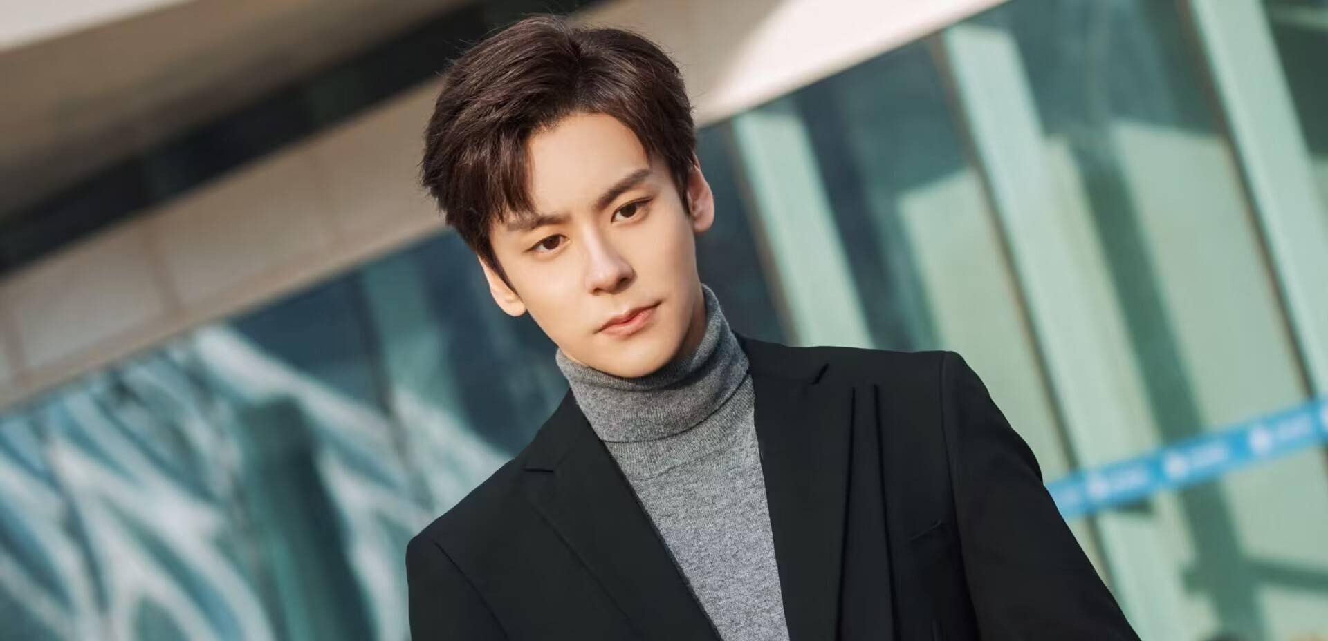 3.高毅高义是英雄江湖中的白月光.他也是英雄父亲的盟友的儿子.