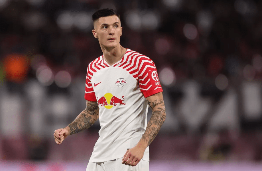 拥有20个职业生涯进球的67岁球员感兴趣_前锋_赛季_本杰明·塞斯科