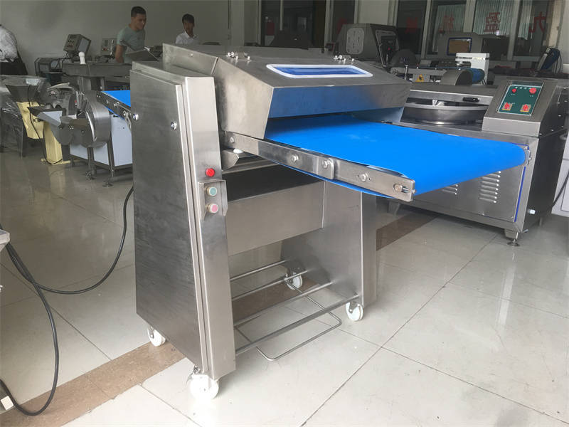 全自动猪肉去皮机为剥猪皮加工带来了便利_生产_运行_操作