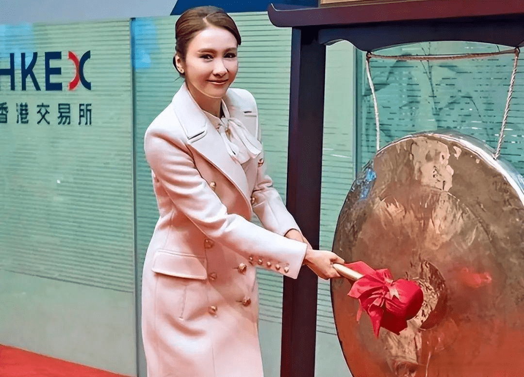 揭秘香港贵妇圈的c位权力游戏_地位_圈子里_豪门