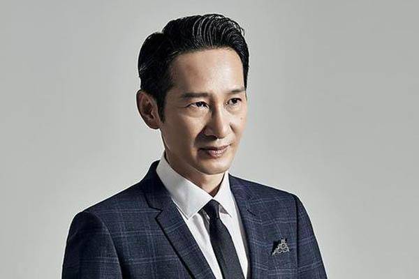 王劲松:当别人垫脚石32年,凭"东叔"一角走红,风光背后有泪水_傅彪_小