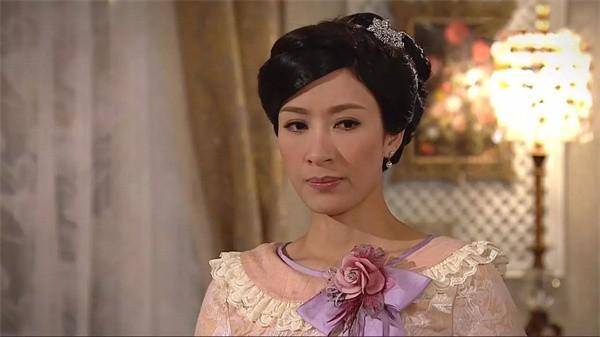 杨怡:因哭戏好而走红,曾是tvb最后一名,从礼仪小姐逆袭成视后_甄芯