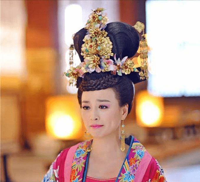 们扎堆出镜卖货,有人成带货女王,有的人气下滑_年张庭_李湘_张晨光