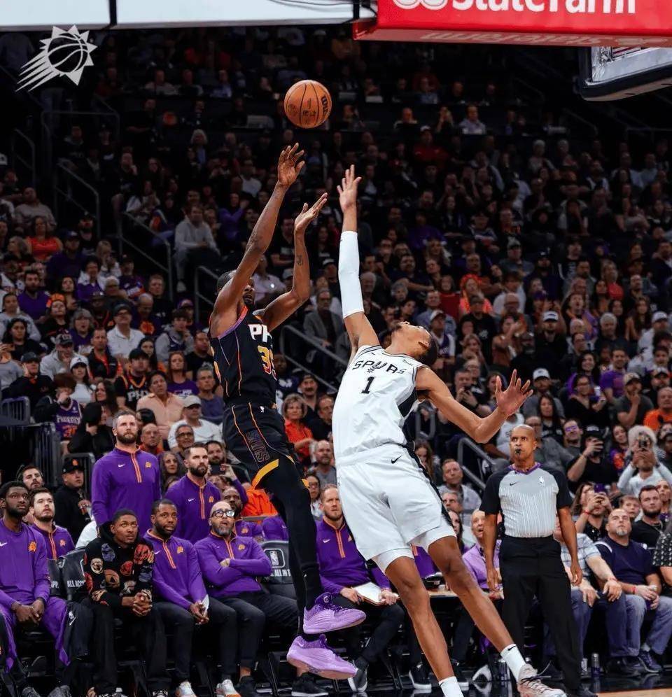 尺寸的对决!杜兰特极限撤步后仰跳投命中,2米24状元郎当场傻眼