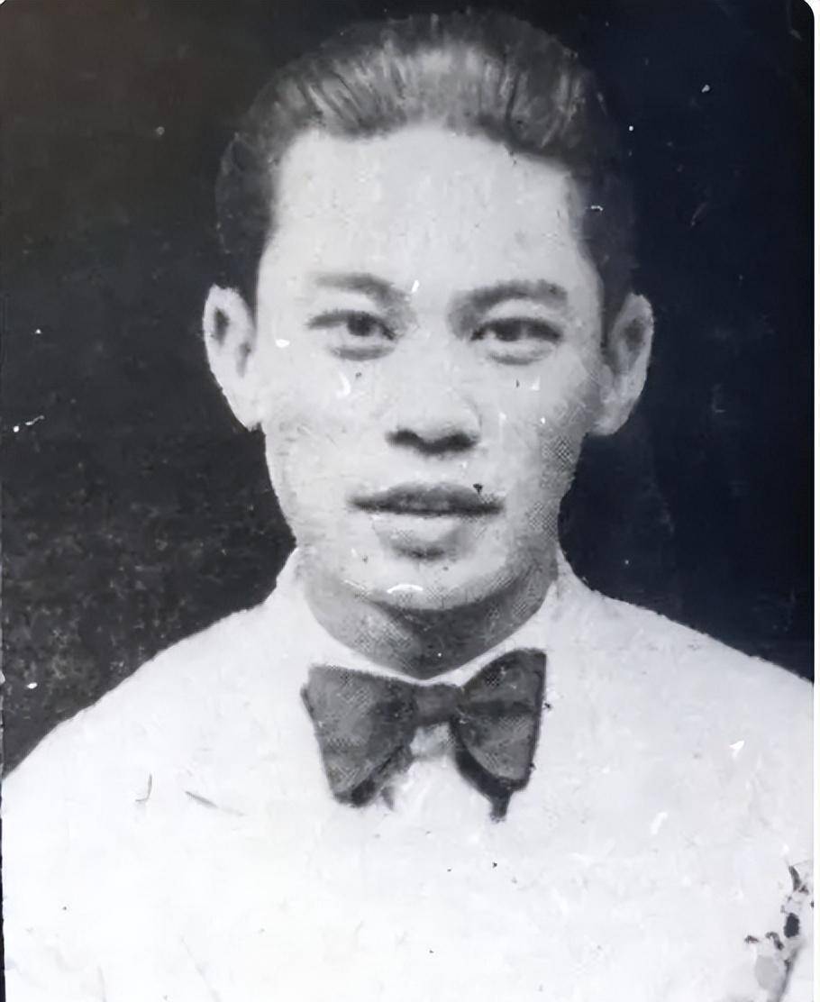 沉樱作为女主角排演了话剧《女店主》,而男主角,则是复旦才俊马彦祥