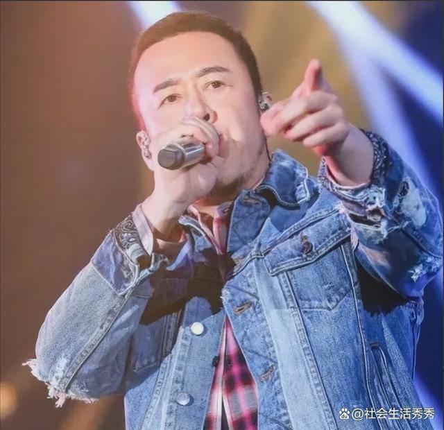 杨坤在长沙演出后被群殴,拳拳到肉被打成猪头?