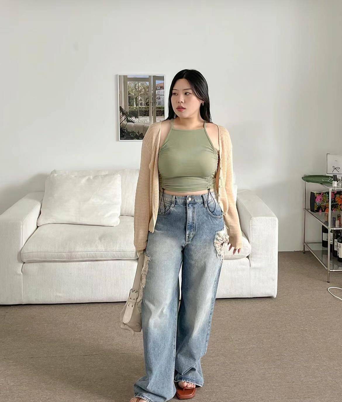 这里用上瘦身技巧,胖子也能变美_身材_上半身_毛衣