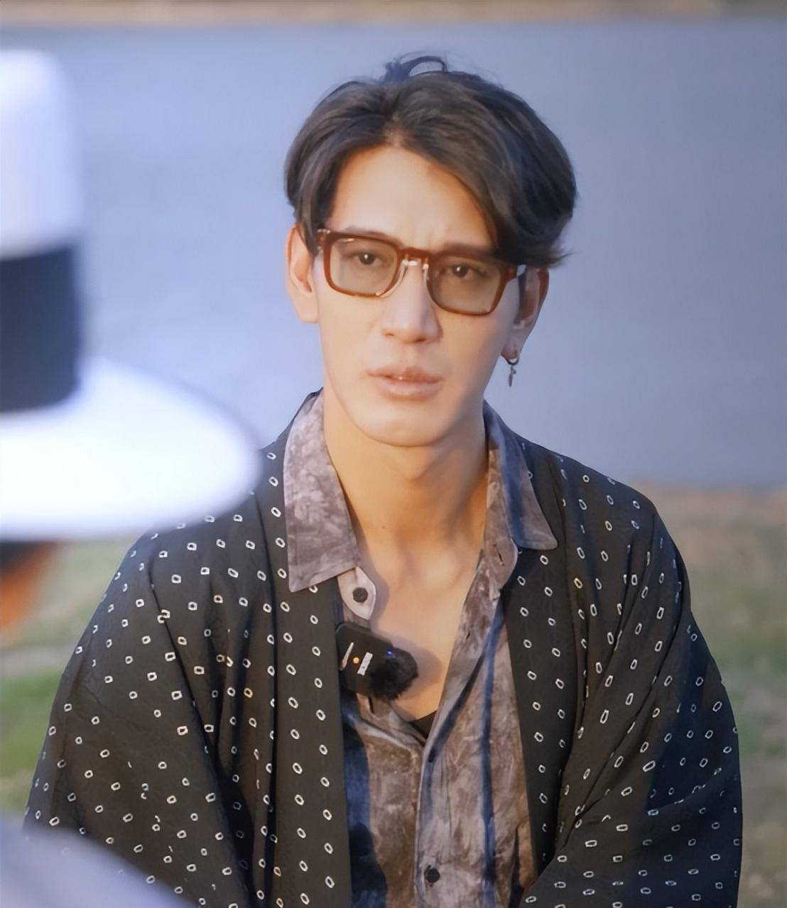 五官大变疑似动脸,与蒲巴甲拍片"谈情说爱"_视频_合作_状态