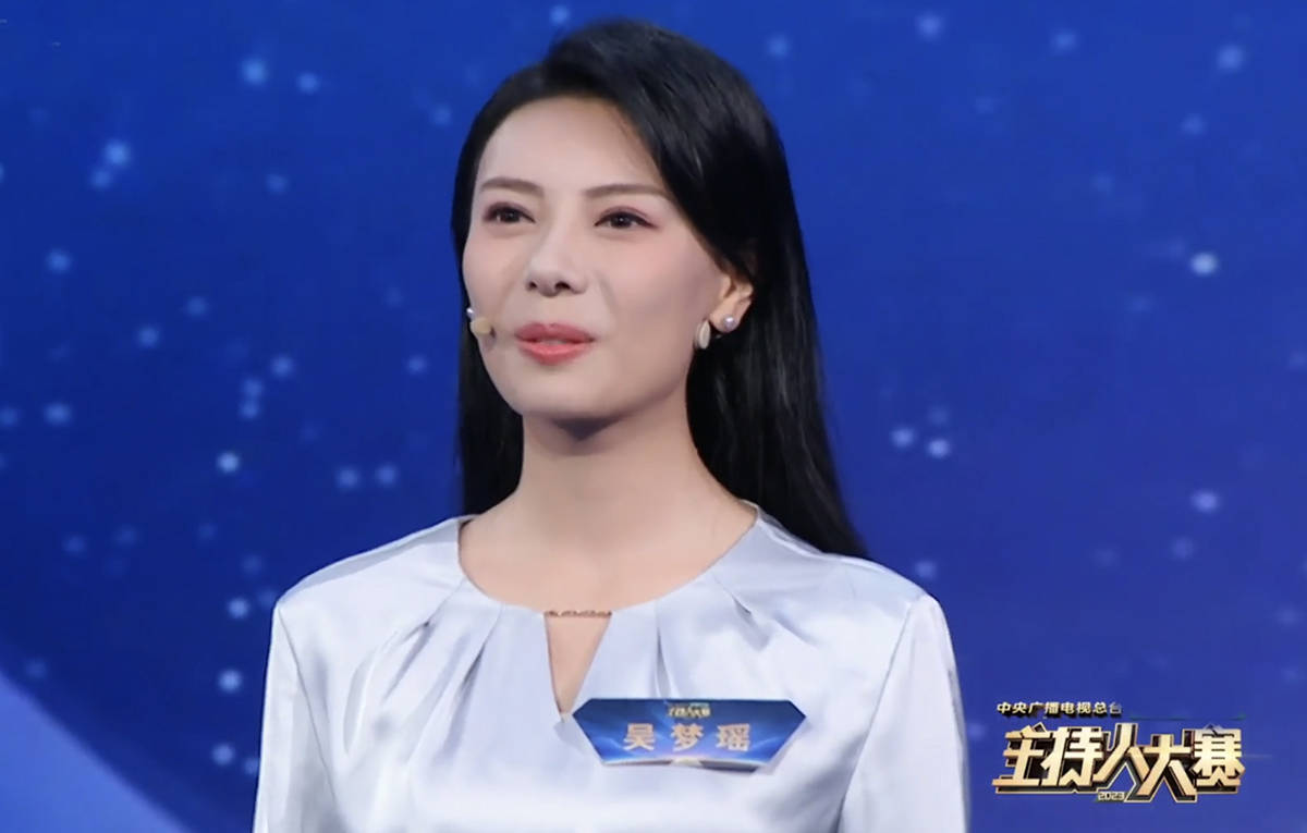 《主持人大赛》美女唱主角,刘心悦第一,西瓜妹晋级引争议,大众评审