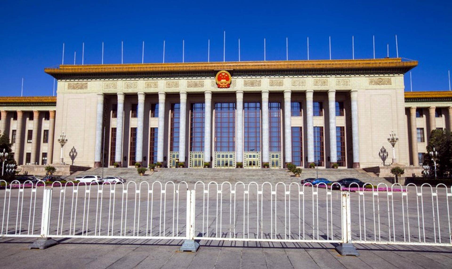 人民大会堂对服务员要求极高,三四百人只挑两三个,唯独没北京人_周