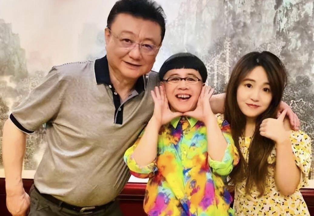 金龟子和王宁结婚三十多年不吵架,带烧鸡见公婆险些中毒,笑抽了_刘纯