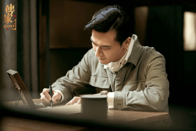 剧中扮演的伊尔根觉罗·佐鹰是该剧主要人物之一.