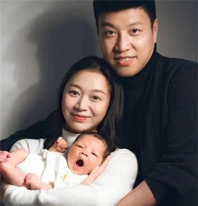 看得出,杨伊琳不到2岁的儿子很有运动天赋,他在玩耍的过程中都没有