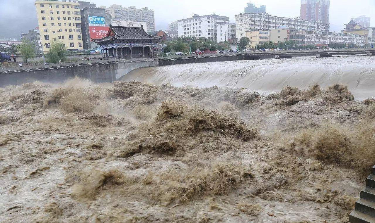 河南洪灾新闻素材图片