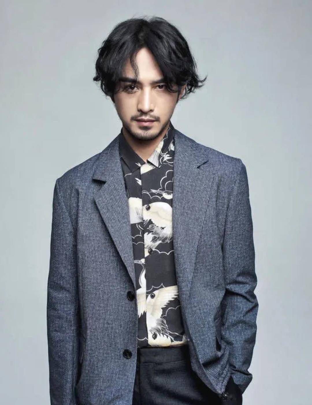 曾与乔任梁马天宇参加选秀节目,今出演《风起陇西》凭演技翻红_张晓晨