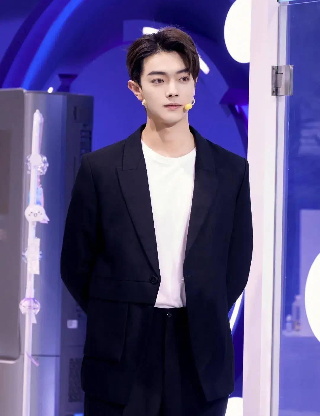 5娱报:王一博檀健次杨紫范丞丞罗云熙白鹿刘诗诗许凯景甜宋茜_品牌