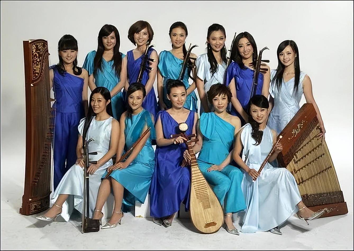 当年爆火的"女子十二乐坊",放弃中国到日本发展,如愿了吗?