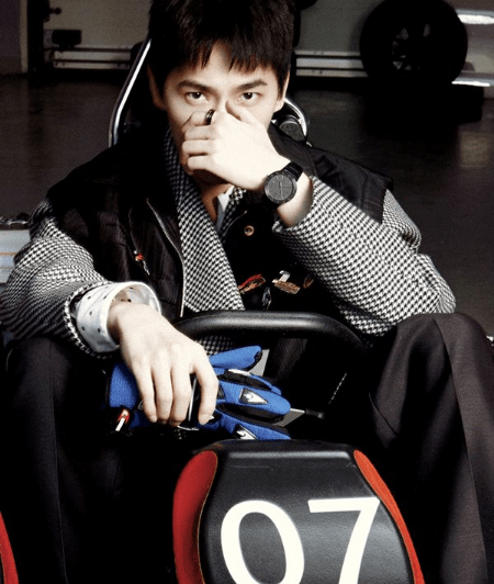 杨洋登《时尚先生》十一月刊封面 自由态度享受不设限人生_esquire