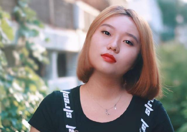 北大"最土"学生李雪琴爆红:有文化,到底有多可怕?_个性_生活_因为