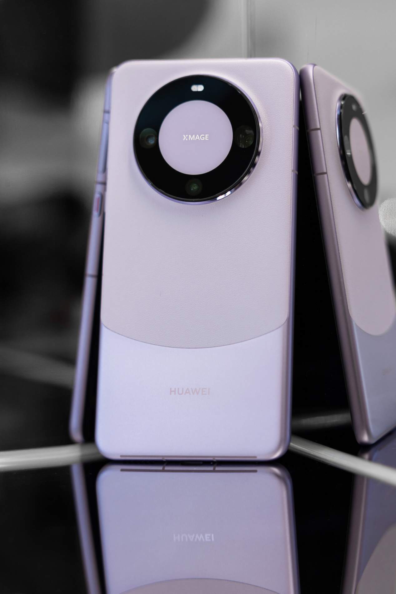 央视探访华为灵犀通信实验室,华为mate60系列通信到底有多强?