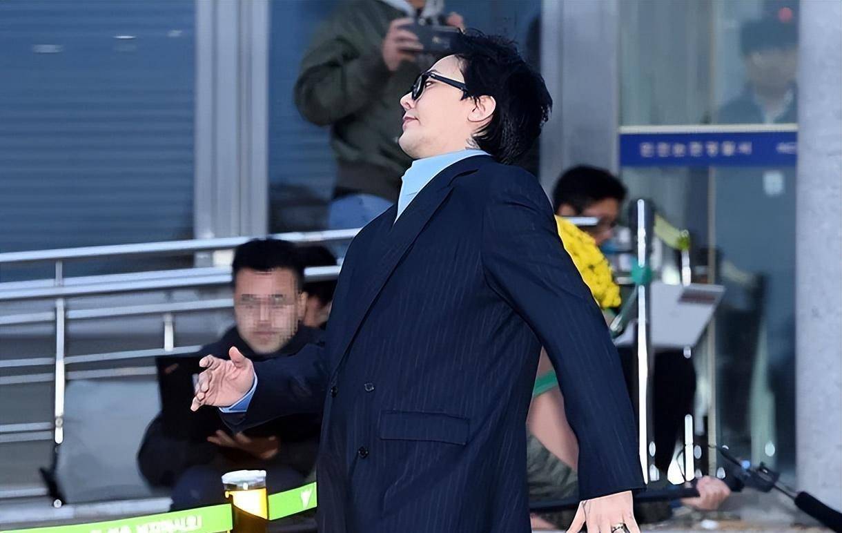 权志龙发文"事必归正",完成调查无怨言,镜头前颜值"太丑"?