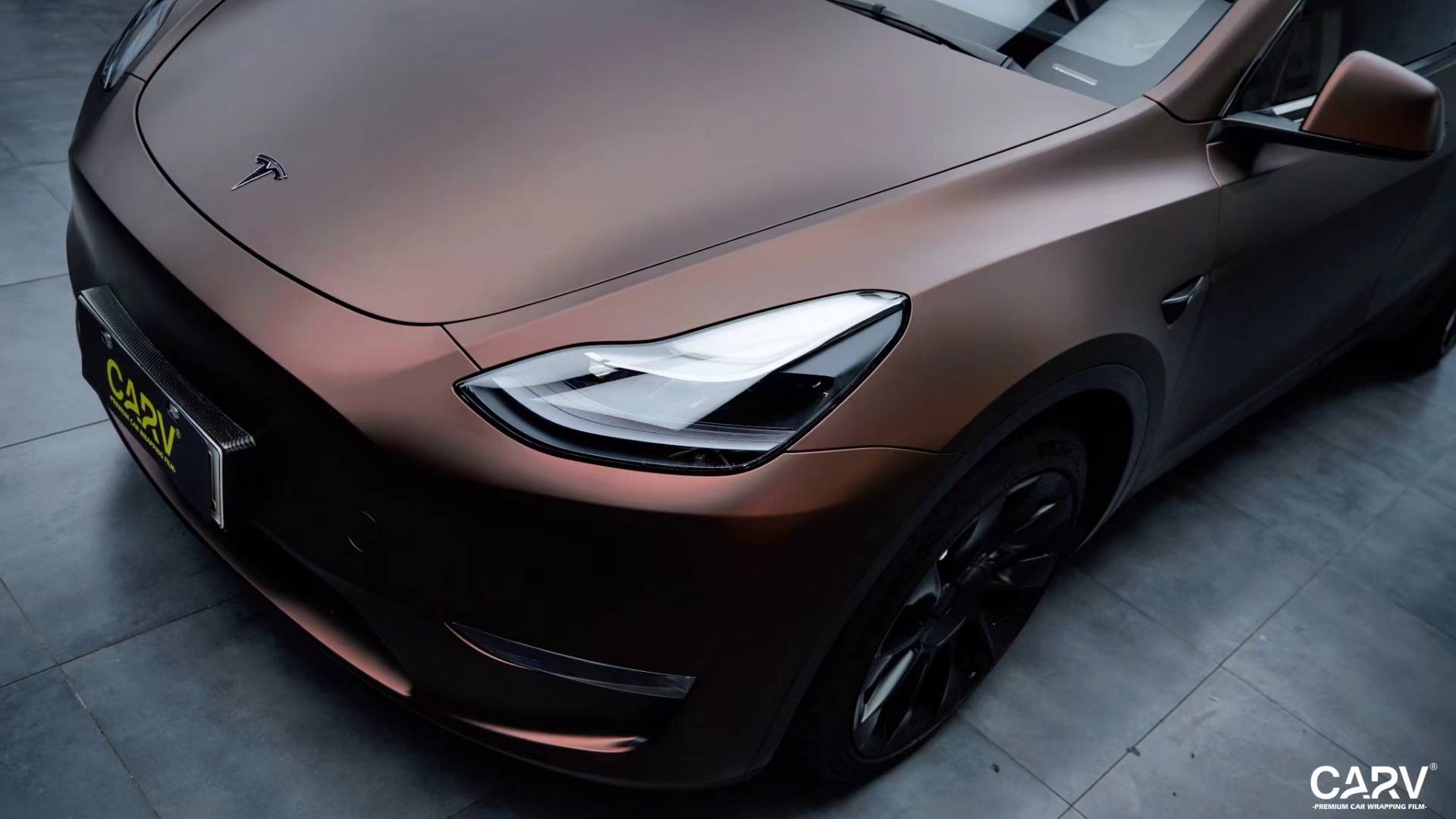 特斯拉modely卡孚改色膜超哑金属山多斯啡,是深邃低调质感满满_搜狐