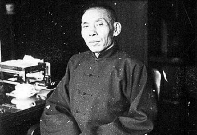 马福生自己说不明白,但他一琢磨杜月笙的话句句在理,不由得对他钦佩不