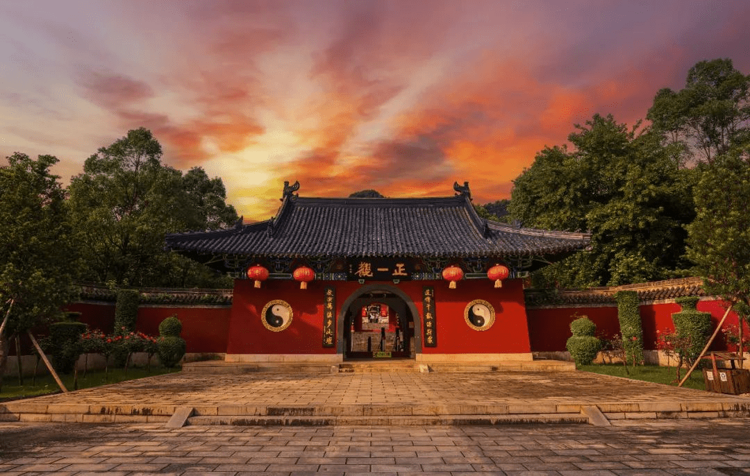 地道好酒 大山大湖出江西_中国_万寿宫_视觉