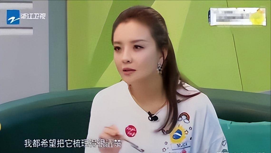 张小斐遭孙茜打压被曝隐私,赵丽颖险些命丧跑男_杨颖_节目组_品牌