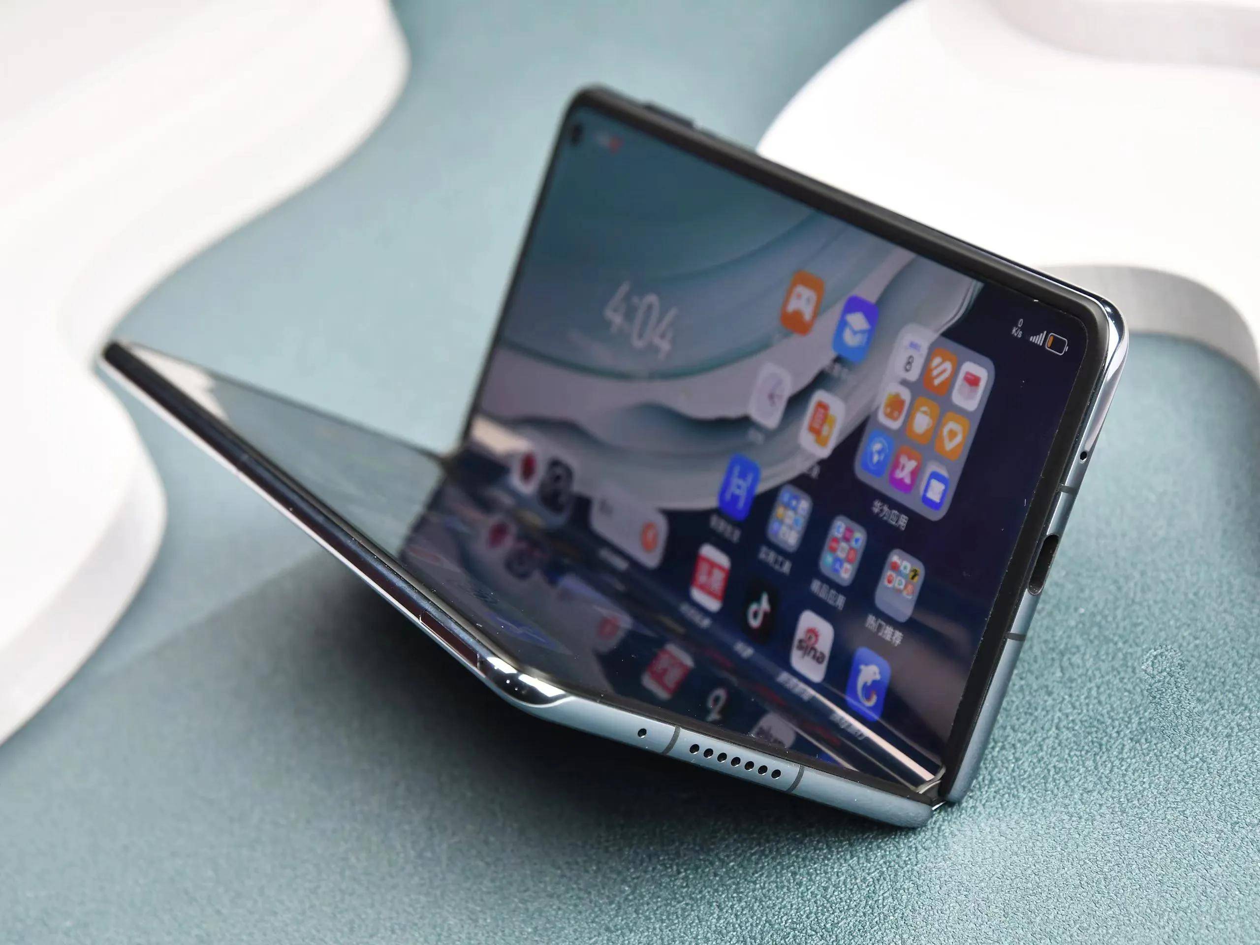 华为mate x5,不仅是折叠屏手机的佼佼者,更是弱网环境中的王者.