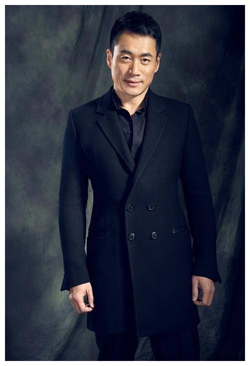 高调做事,低调做人,这四对老戏骨夫妇,才是娱乐圈中的"清流"_何冰