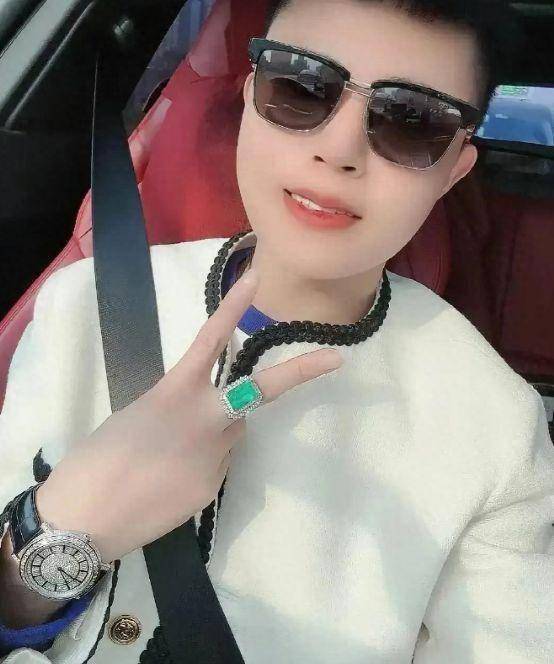 网红罗大妹被绑架,转移200万后被杀:_罗大梅_朋友_女人