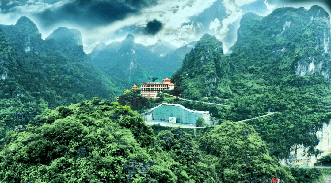 祝贺"中国弄拉景区"入围《发现品牌》栏目评选 品牌纪录片成功登陆