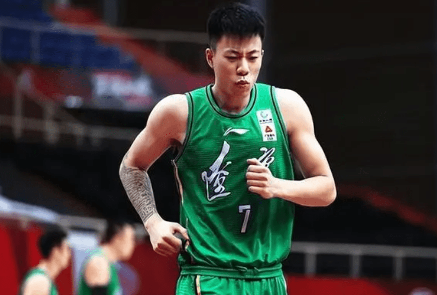 张镇麟vs沙拉木,杨鸣挺其中一人_比赛_新疆男篮_辽宁男篮