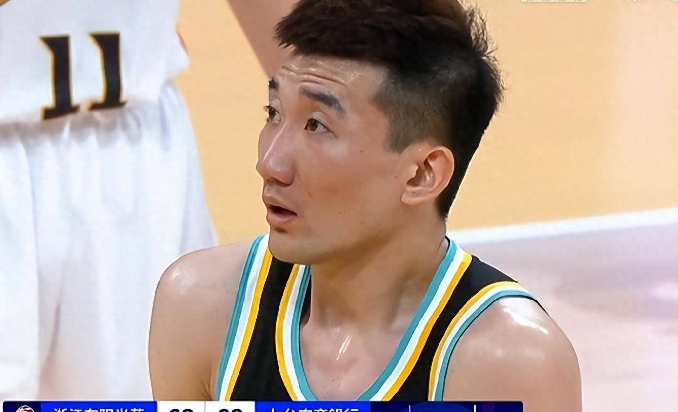 夺冠大热门完成大逆转,双核46 15 12,cba也有ok组合_孙铭徽_胡金秋