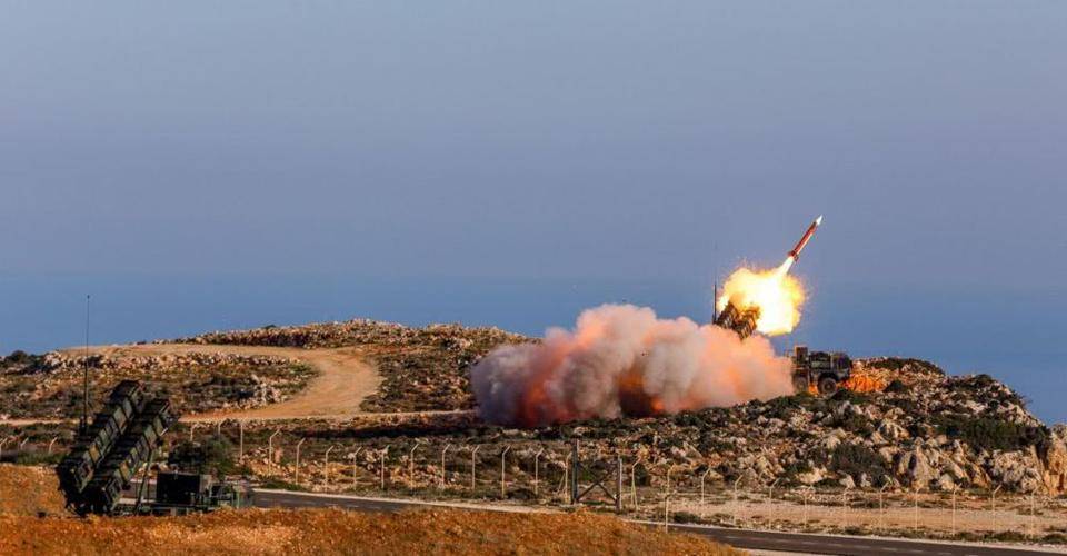 造价14亿的军机被一颗单价高达700万美元的导弹意外击落!