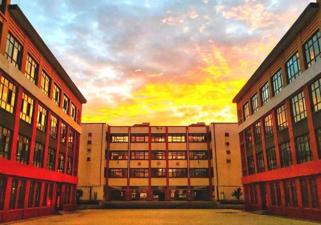 郑州港区高中图片