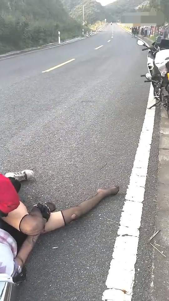 贵州女骑手车祸断头图片