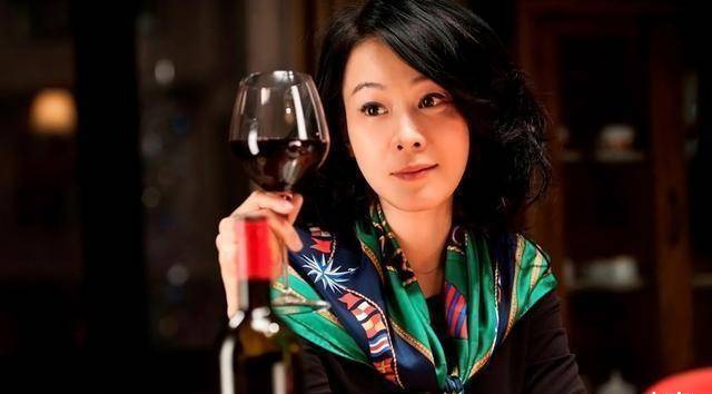 刘若英的桃色江湖:痴恋陈升,插足陈国富,如今却嫁给了"别人"_奶茶