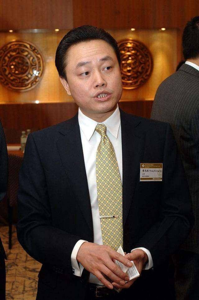 中专毕业,给首富开车,因长相被首富妹妹看上,逆袭65亿身家_张志铭