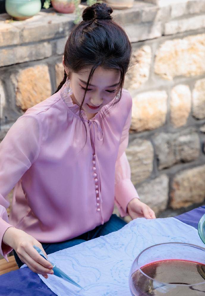 关晓彤揭秘《王牌对王牌》游戏剧情!