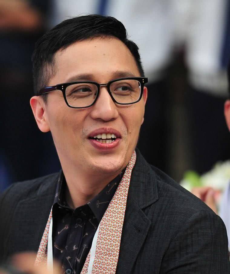 "浙江台一哥"华少的荒唐史,一身本事终是玩脱了_节目_张家辉_时间