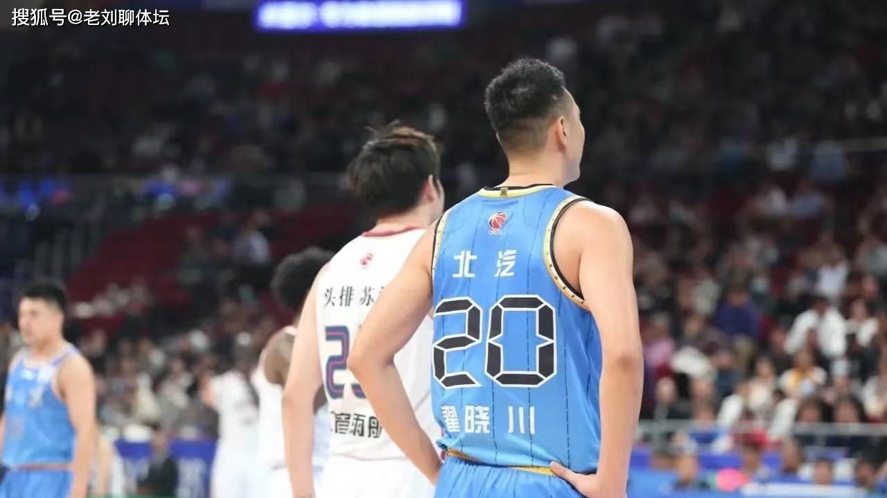 翟晓川娇妻与丁彦雨航合影曝光!