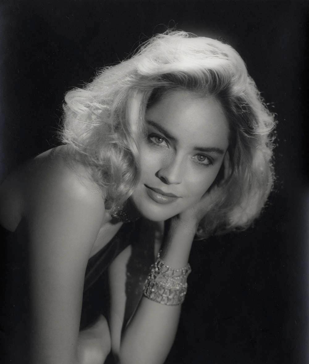 曝索尼高层性骚扰圈内女明星!受害者不敢公开,担心被永不录用_莎朗·