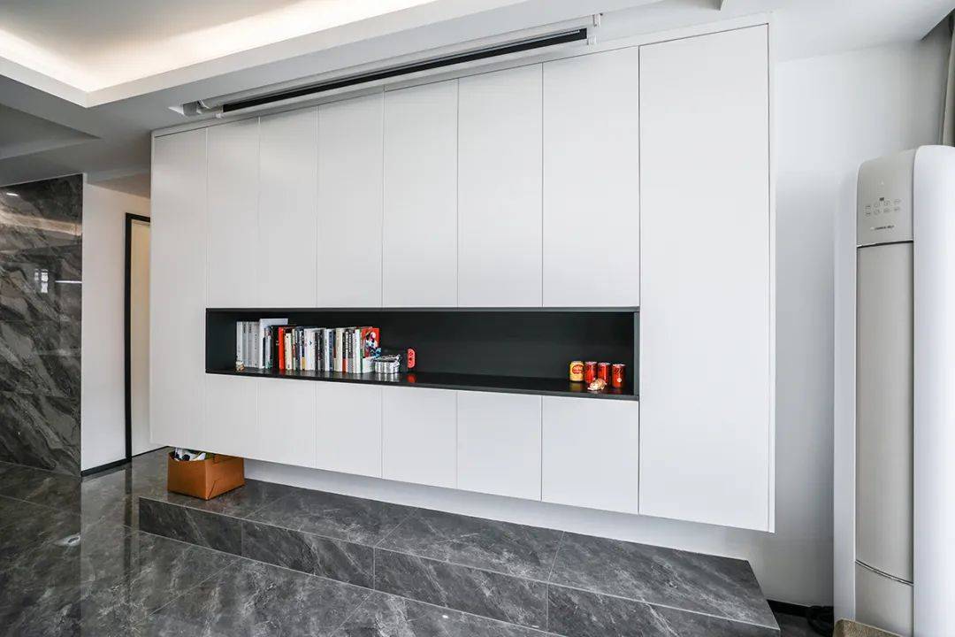 完工效果图 08源于·云兰装潢小户型衣柜电视墙的装修设计要点