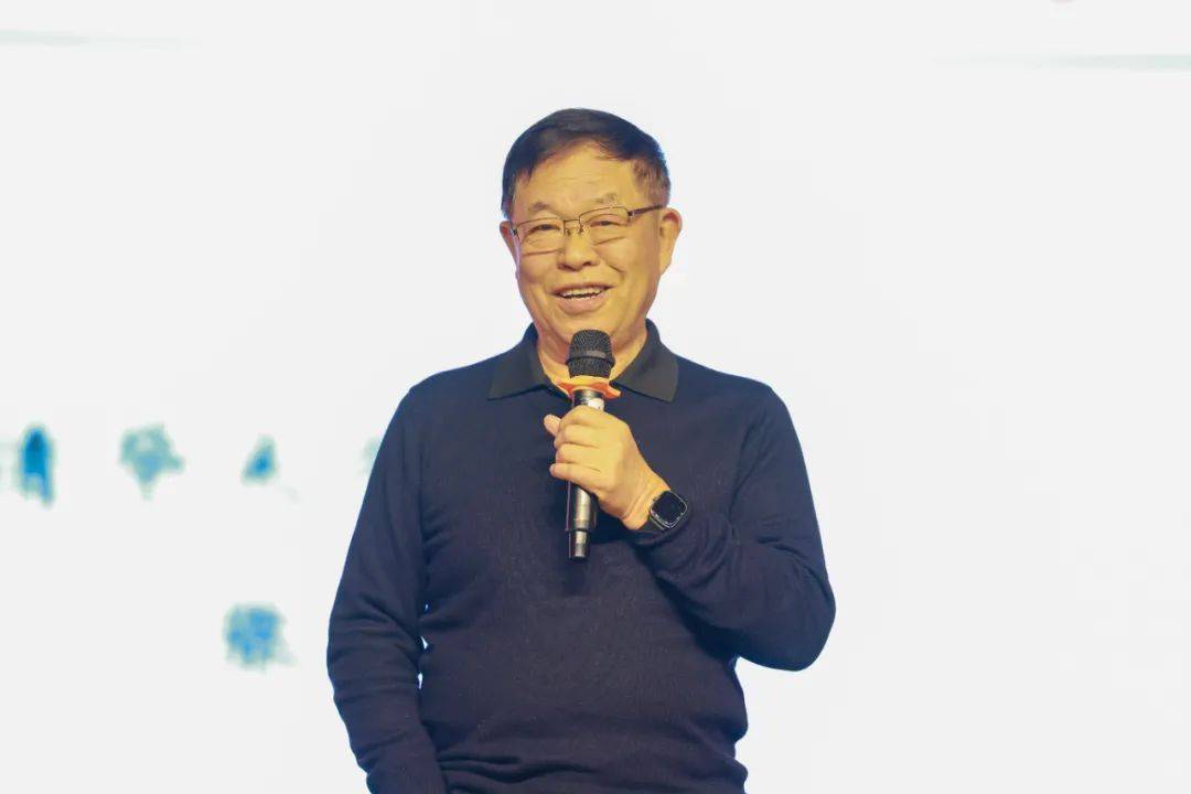 高山仰止,景行行止——清华大学张复实教授莅临我校开展专题讲座_创新