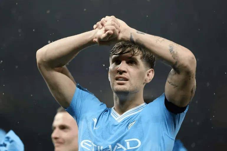 斯通斯受伤给曼城提出问题,他们将如何应对?_瓜迪奥拉_罗德里_中场