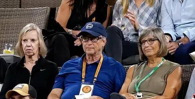 比尔盖茨的前女友帮他创业,却允许他和年轻美貌的女职员结婚_温布莱德